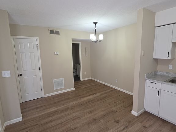 5th image of 721 Coventry Ln APT U