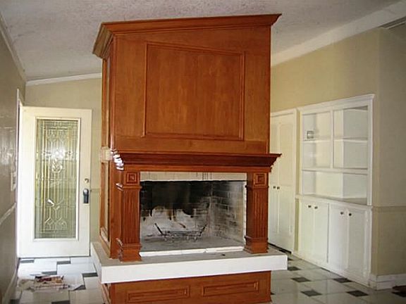 4th image of 2710 S Glenbrook Dr