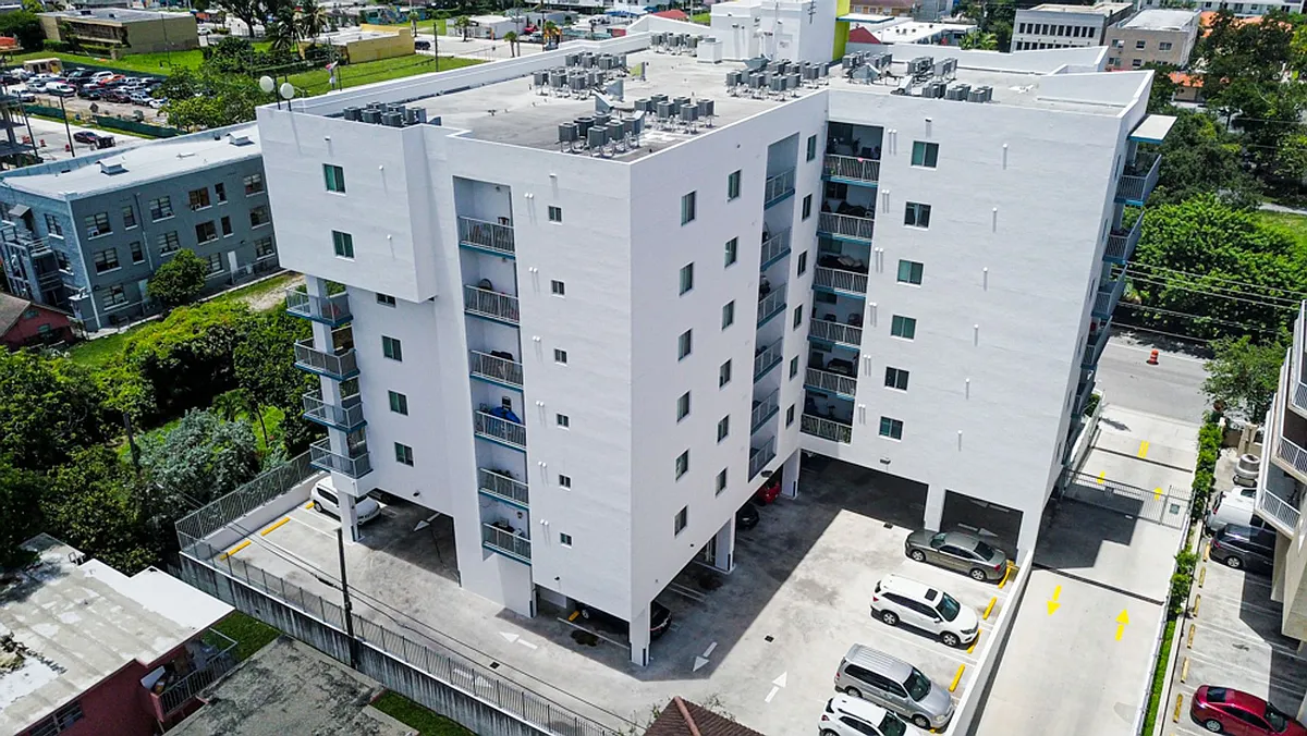 Building Photo - 627-Vista Del Rio