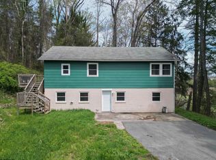 142 Pinch Gut Hollow Rd, Fairmont, WV 26554
