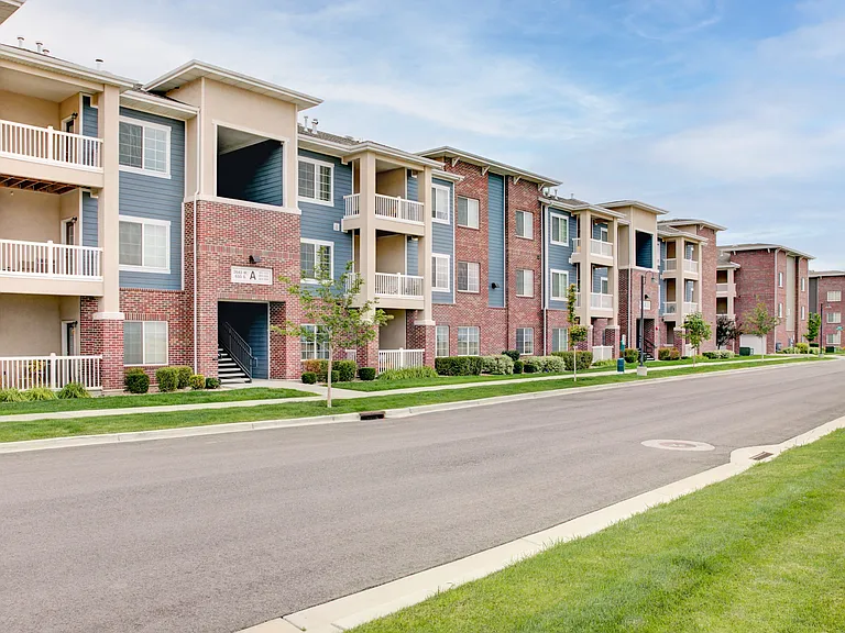 Outlook Apartments — Photo 32