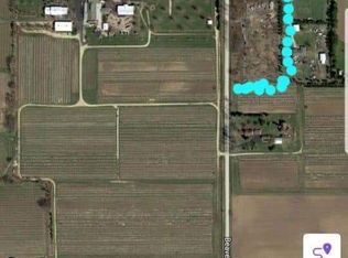 7303 Centerville Rd, Poplar Grove, IL 61065