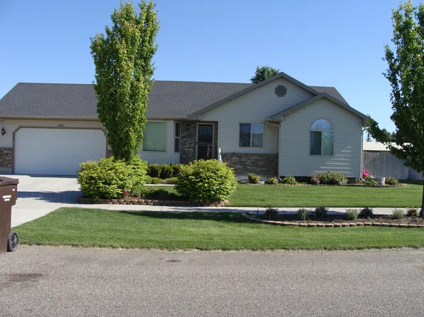 3099 E Pinnacle Dr, Idaho Falls, ID 83401