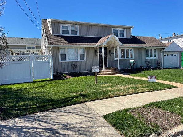 2 Briggs St