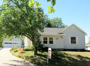 1211 Fargo Ave, Dixon, IL 61021