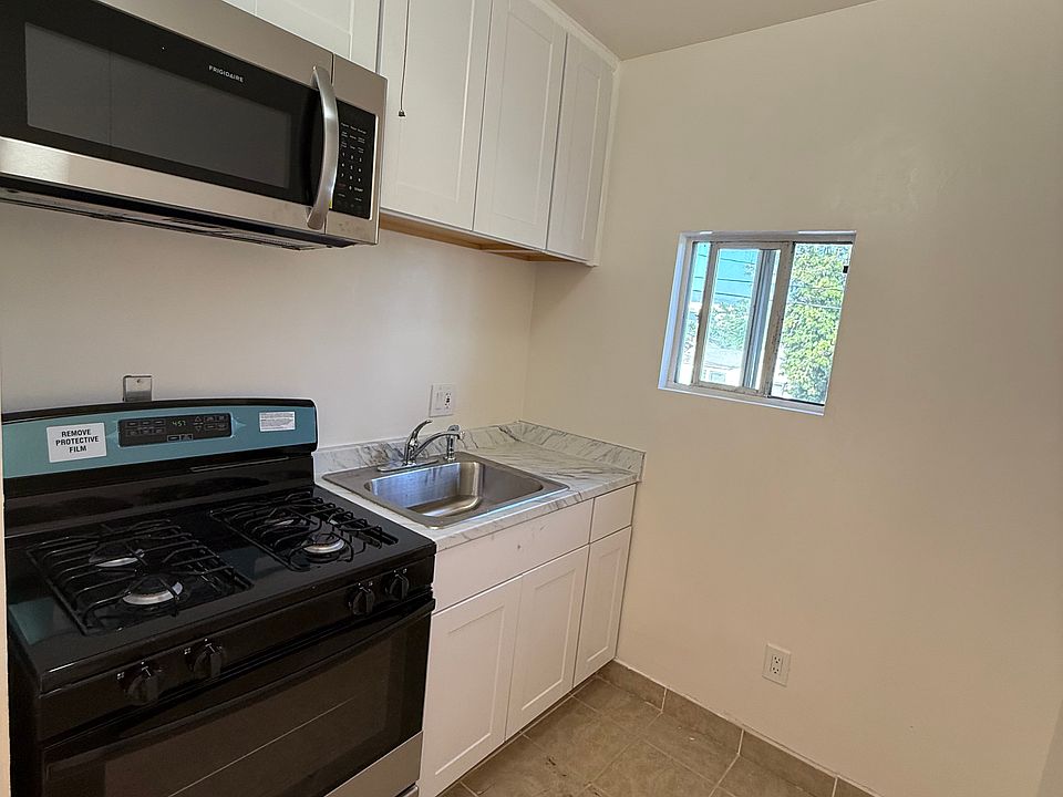 1st image of 5333 Riverton Ave #13