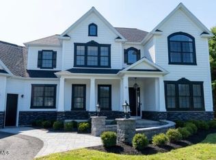 2 Northbrook Dr, Saratoga Springs, NY 12866