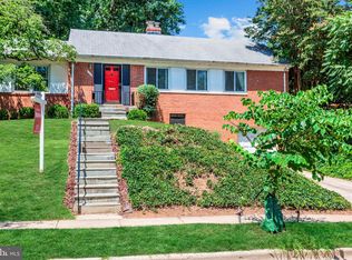 705 Janneys Ln, Alexandria, VA 22302