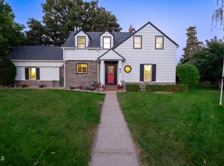 822 2nd Ave E, Williston, ND 58801