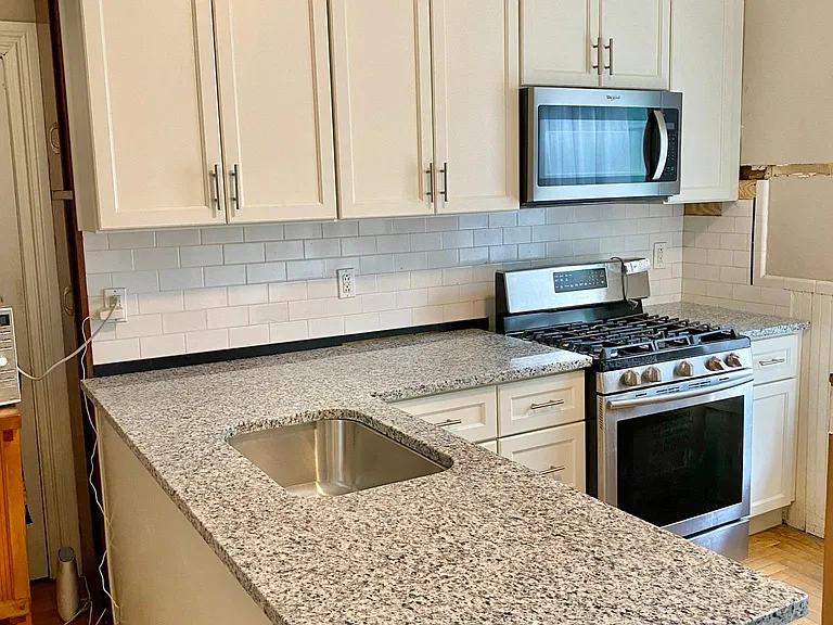 148 Governor St #2 — Photo 3