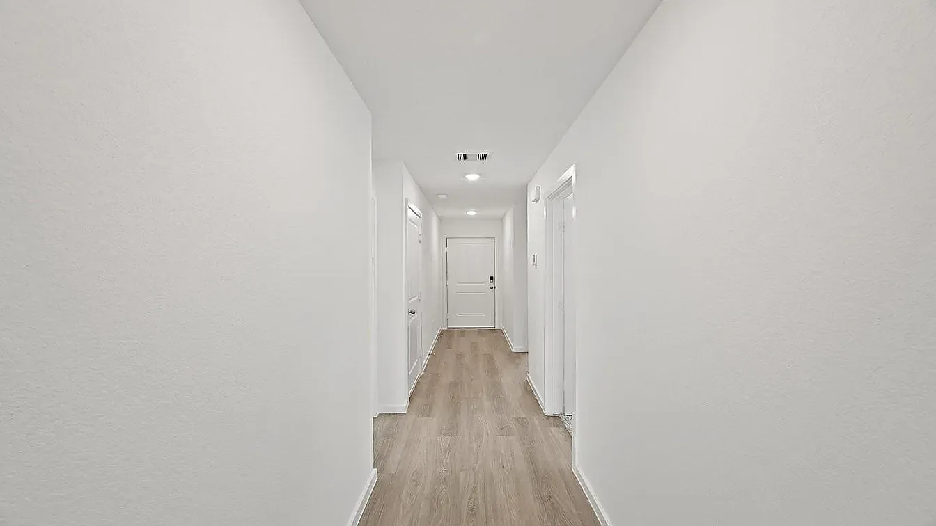 4 bed, 1476 sqft, $2,200 — Photo 1