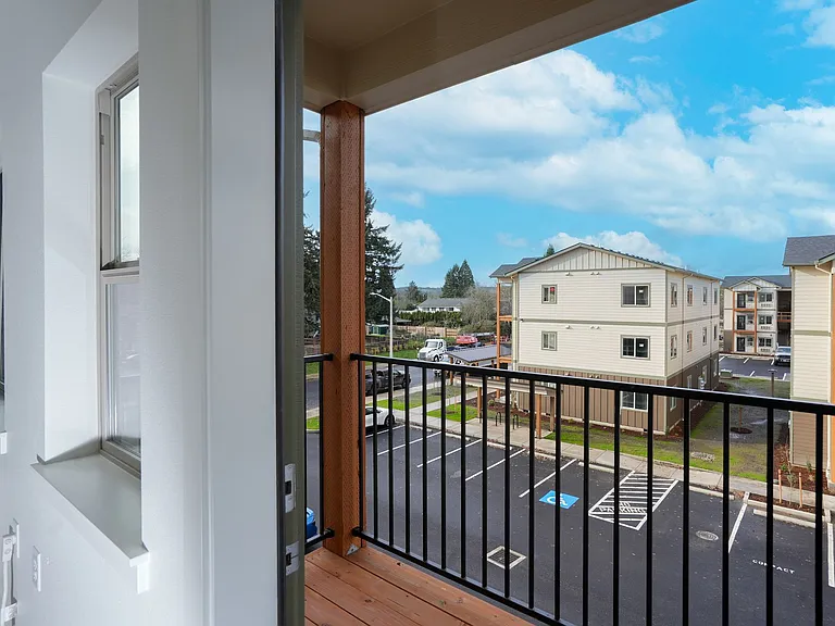 Riddell Rd Apartments — Photo 28