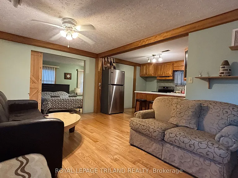 389 Front St — Photo 7