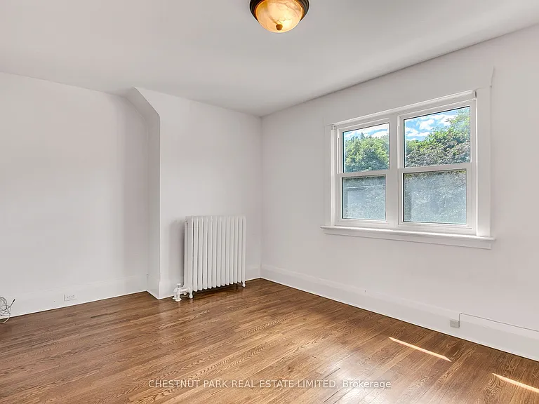 484 Merton St — Photo 29