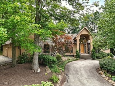 438 Eagles Point, Chagrin Falls, OH, 44023