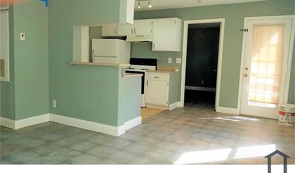 2nd image of 8761 NW 39th St