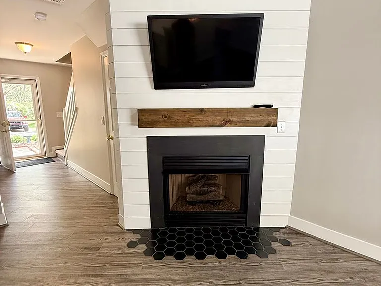 917 Creek Crossing Trl — Photo 8