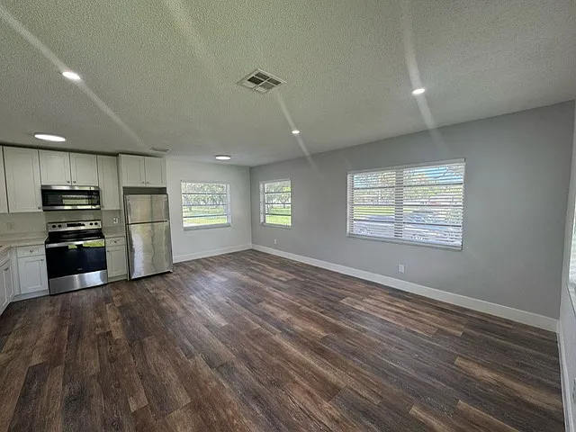 3315 SW 15th Ave #6 — Photo 4