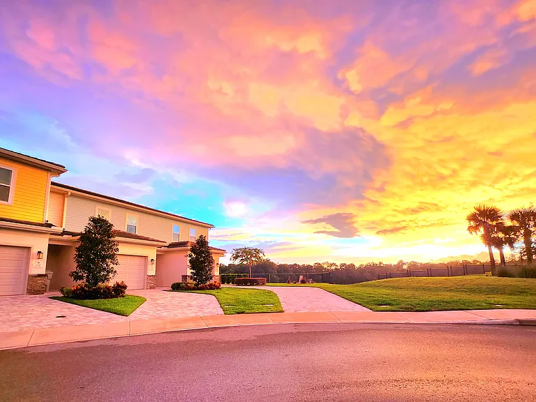 852 Driving Range Ct — Photo 17