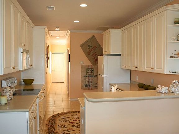 3rd image of 256 Moss Creek Dr