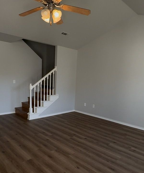 2nd image of 955 Stills Rd #1