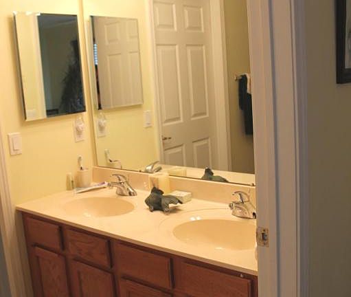 5th image of 28 Strawberry Ln