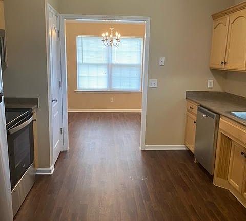5th image of 807 McKean Dr