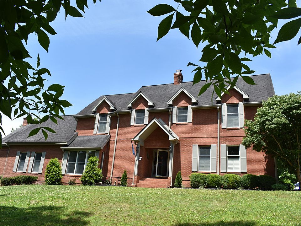 1st image of 19 Ennismore Dr