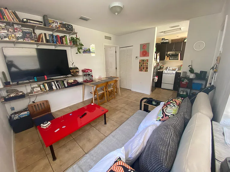 4298 SW 9th Ter — Photo 3