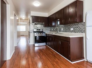 10483 W Touhy Ave APT 2E, Rosemont, IL 60018