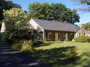 1260 Meadowbrook Rd, Lancaster, PA 17603