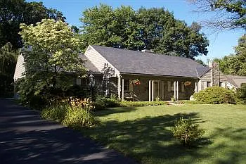 1260 Meadowbrook Rd photo 1