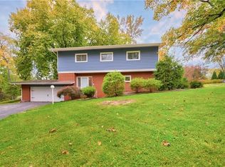 2225 Country Club Dr, Pittsburgh, PA