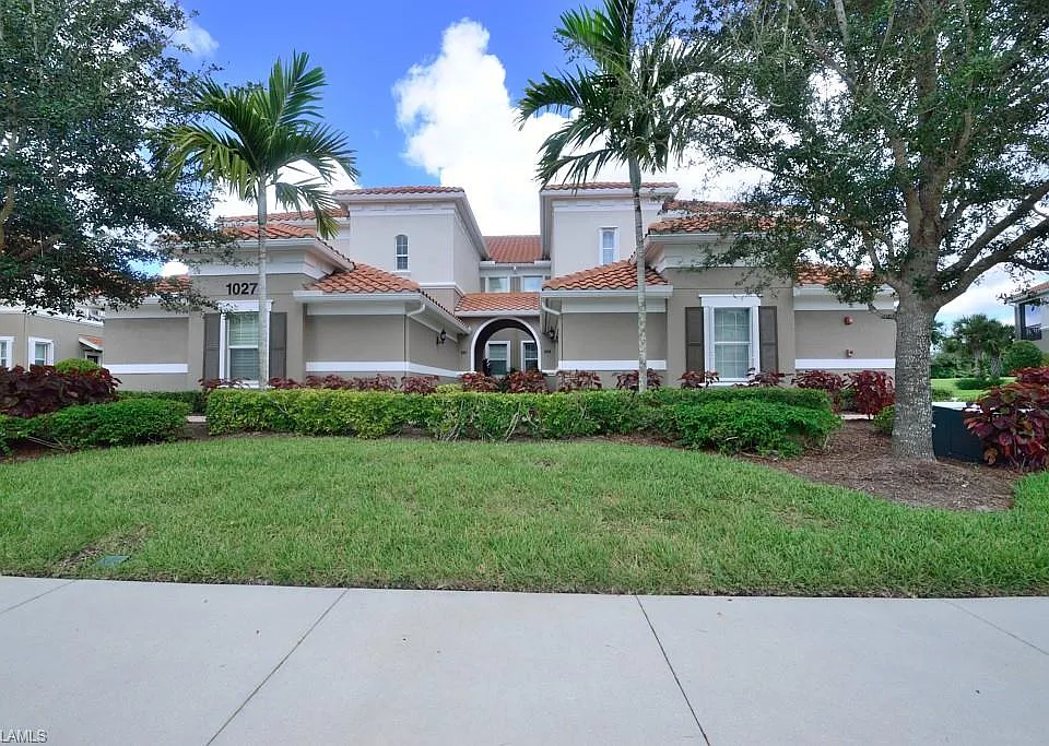 10271 Glastonbury Cir #102