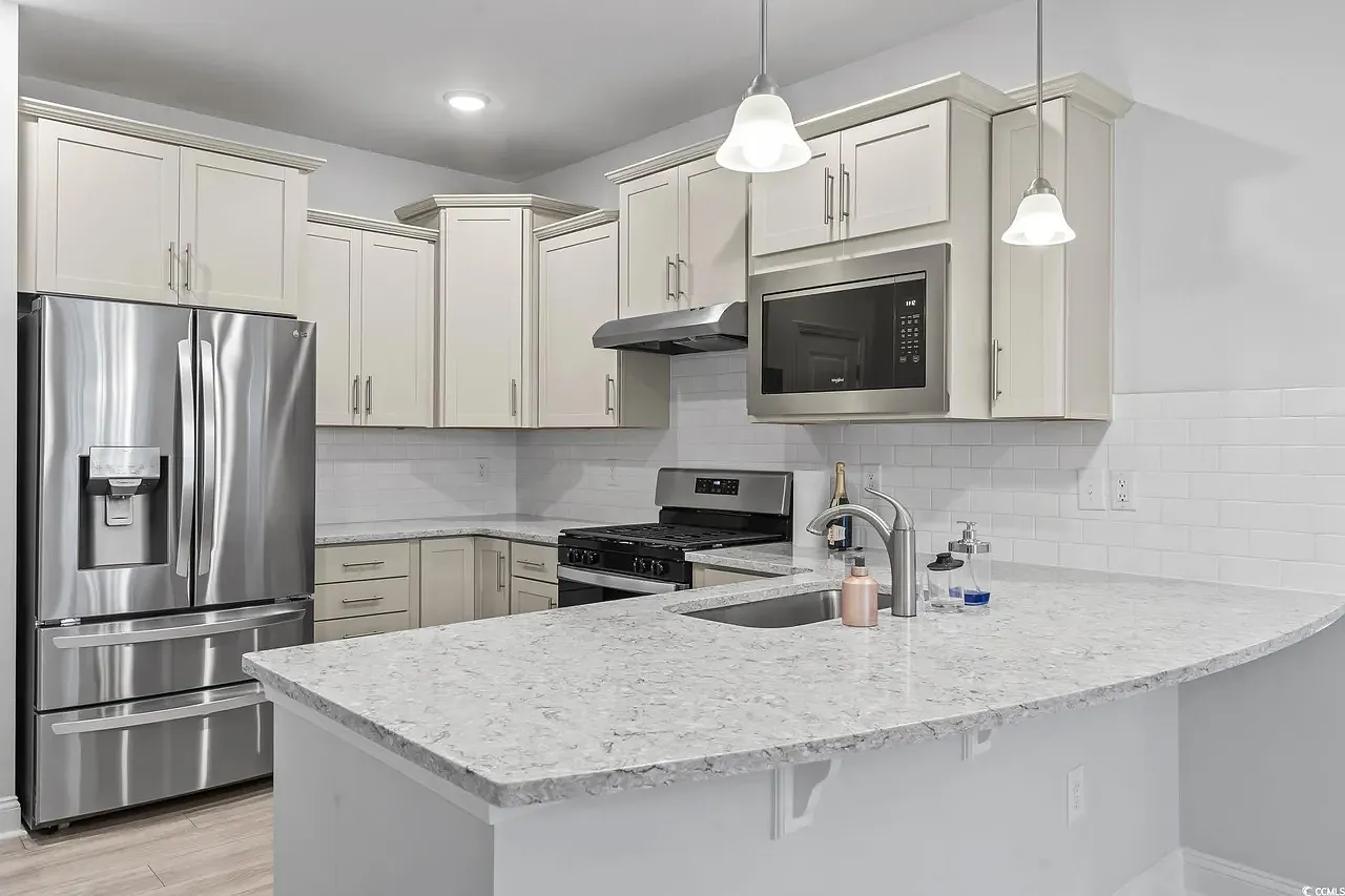 3 bed, 1479 sqft, $2,700 — Photo 4
