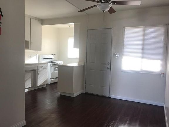 Dining Transition to Kitchen