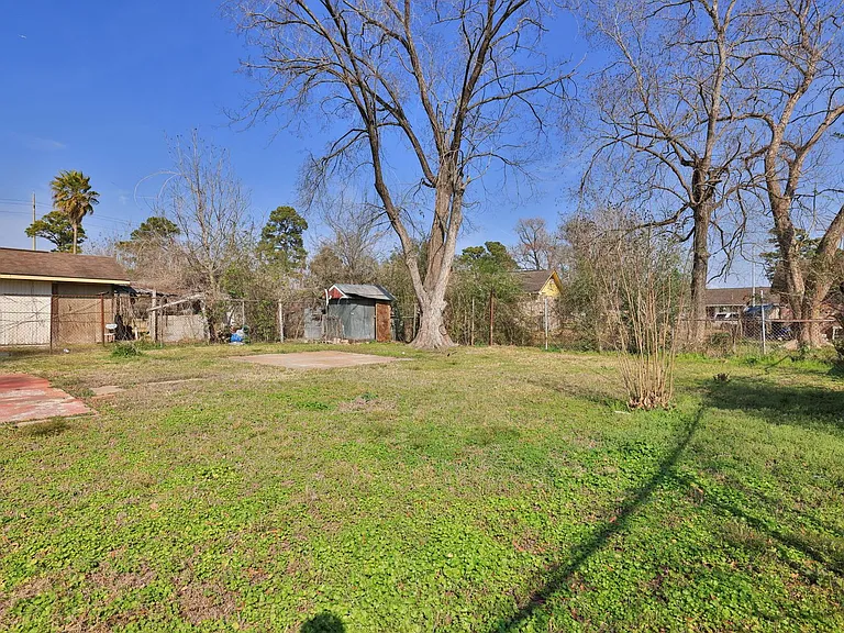 9834 Denning Dr — Photo 34