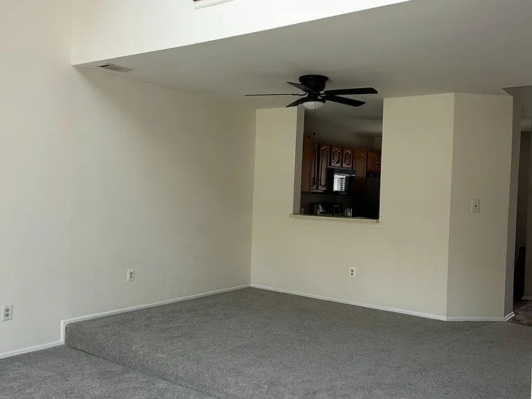 6 Stuyvesant Ct — Photo 5