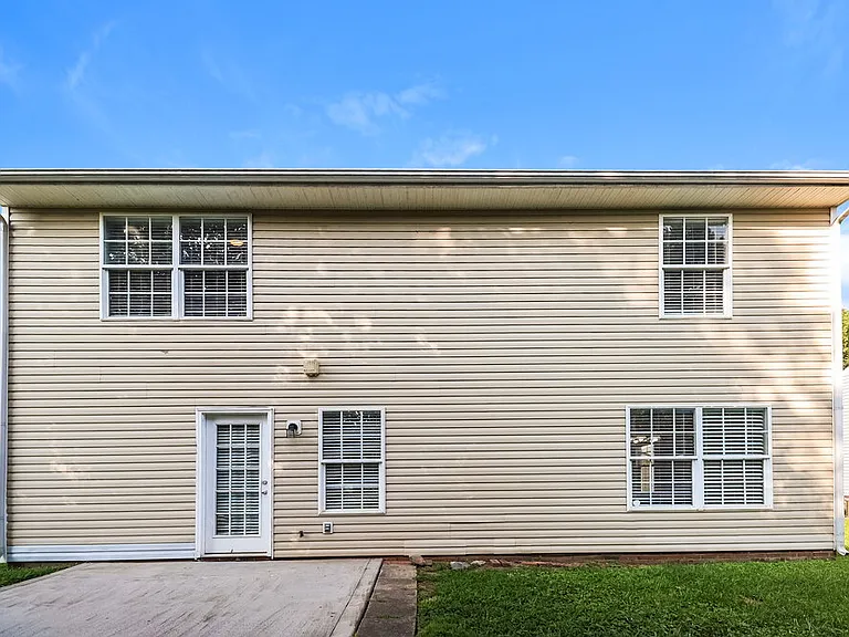 2127 Pleasant Dale Dr — Photo 17