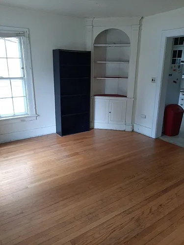 143 Lathrop St Photo 1