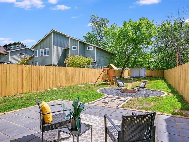 1121 Walton Ln #B — Photo 17