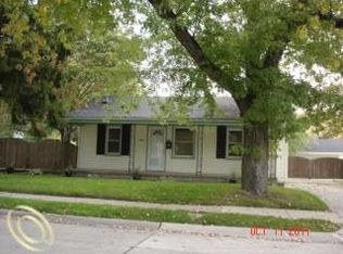 24892 Grove Ave, Eastpointe, MI 48021