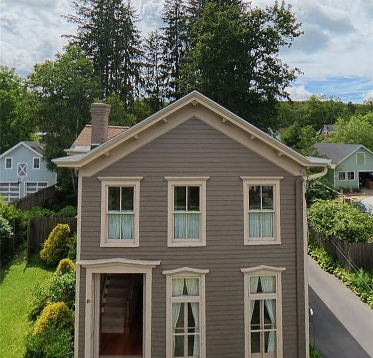 1st image of 18 Eagle St