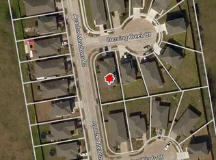 902 Running Creek Ct, Baytown, TX 77521