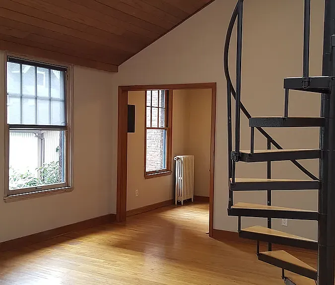 2182 NW Hoyt St #16 — Photo 3