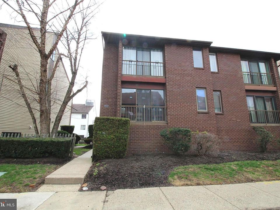 1st image of 9557 James St #A