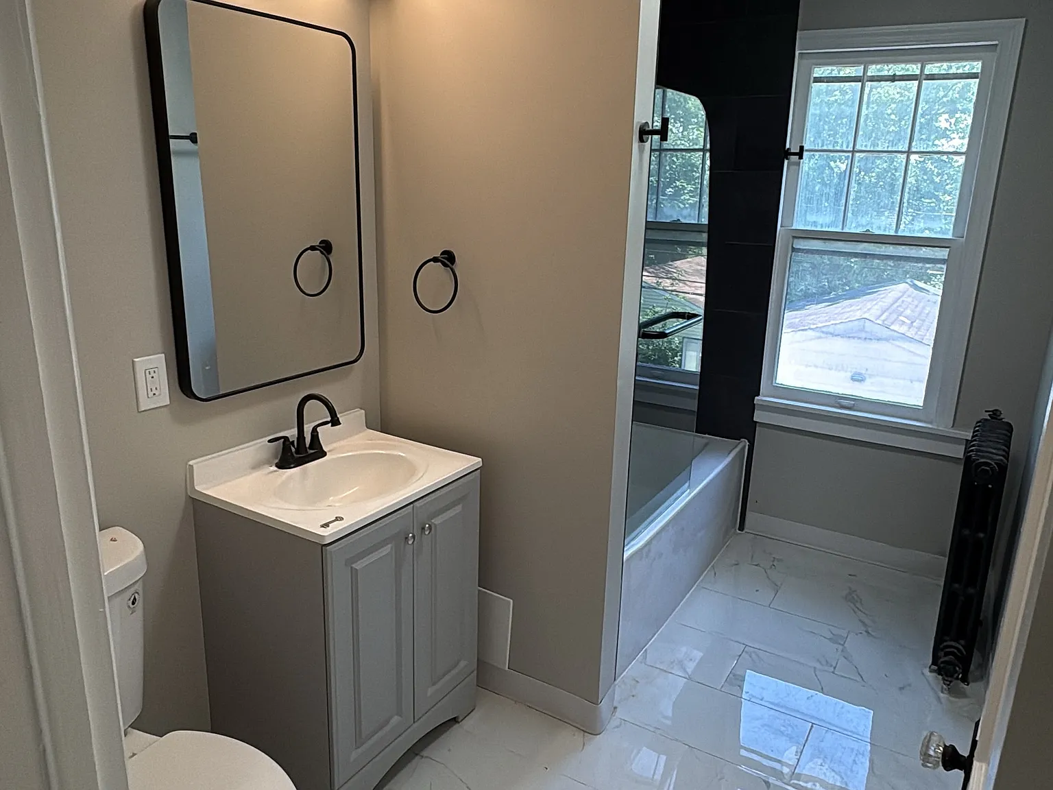 4 bed, 2.5 bath, 2600 sqft, $2,295 — Photo 4