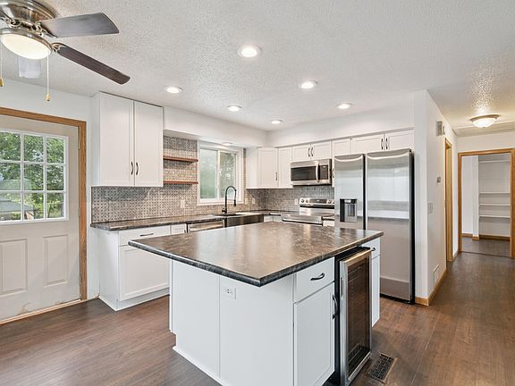 4th image of 3662 225th Ln NW