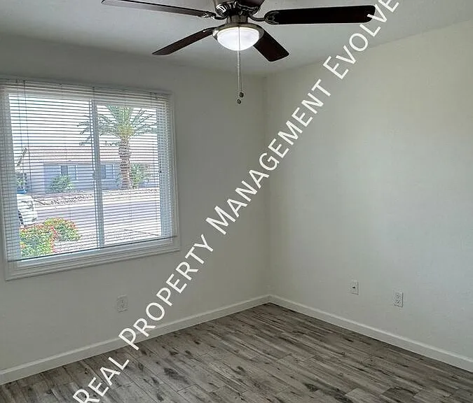 3914 E Surrey Ave — Photo 14