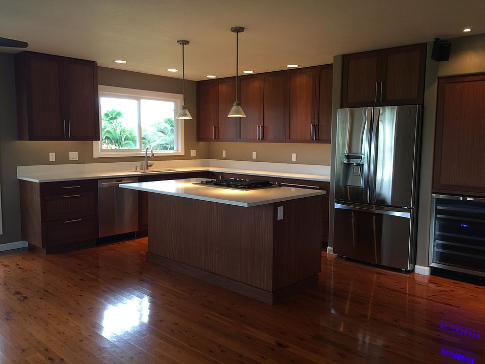 Tasteful, gourmet kitchen